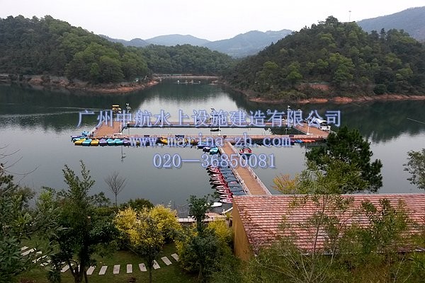 水上游泳池 水上浮筒 广州中航水上设施建造有限公司