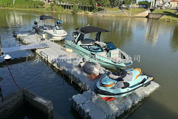 浮筒码头 浮动码头 水上码头 摩托艇码头