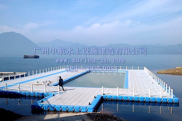 水上游泳池 水上浮筒 广州中航水上设施建造有限公司